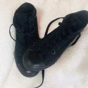 ❌❌SOLD❌❌Converse high tops